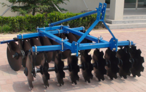 Mounted middle duty disc harrow